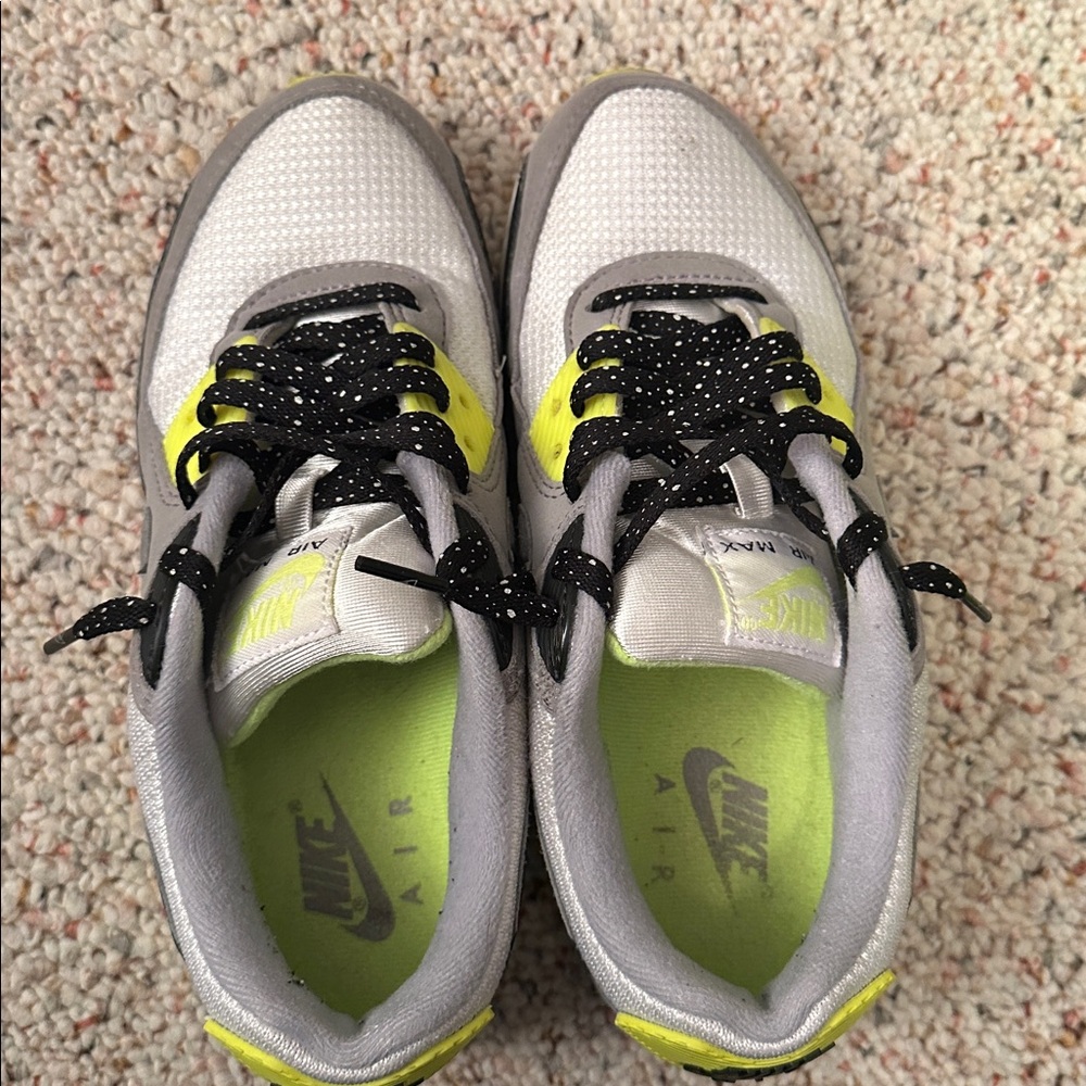Used Women’s Air Max 90 - Picture 8 of 10